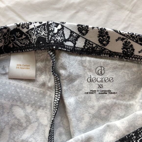 Decree Women's Leggings Paisley Park Black White X-Small Ankle Length - Picture 4 of 5